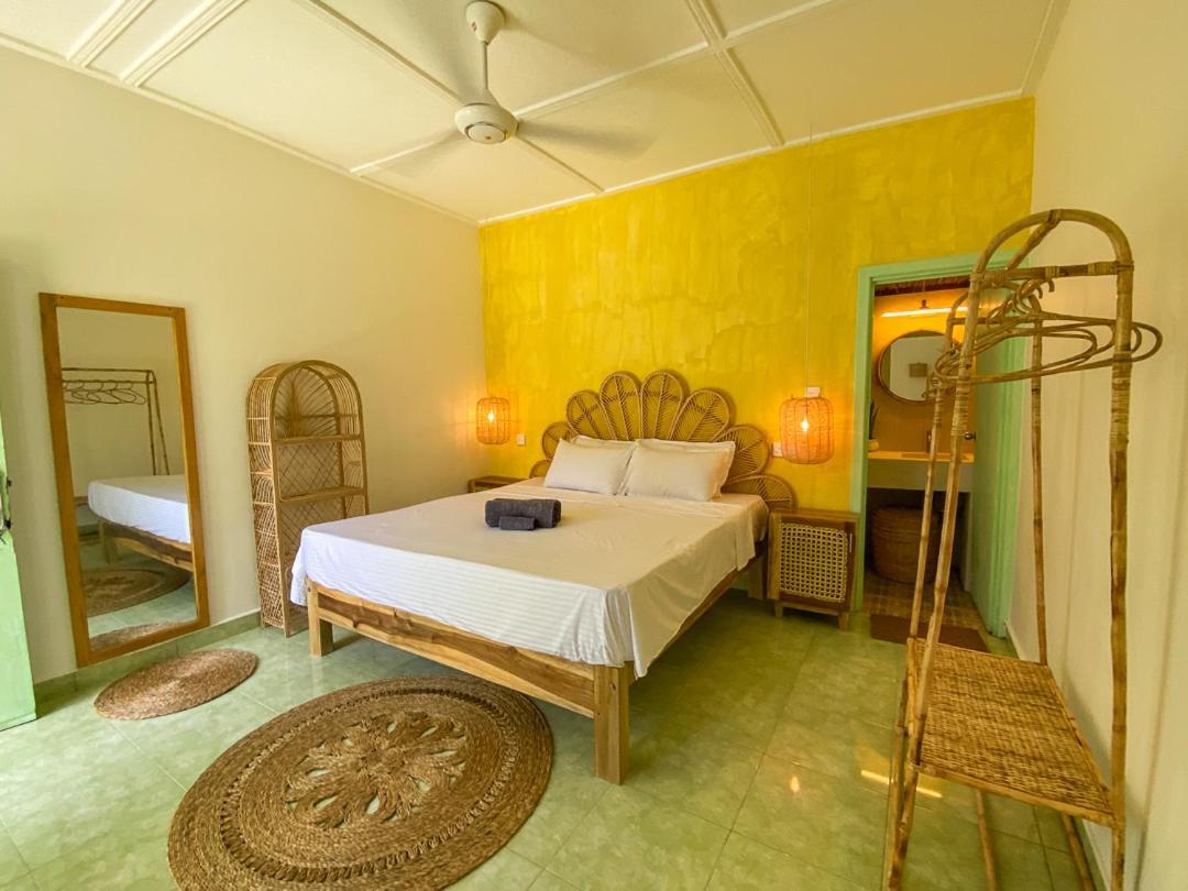 Hotel Banana Surf House Arugam Bay Esterno foto
